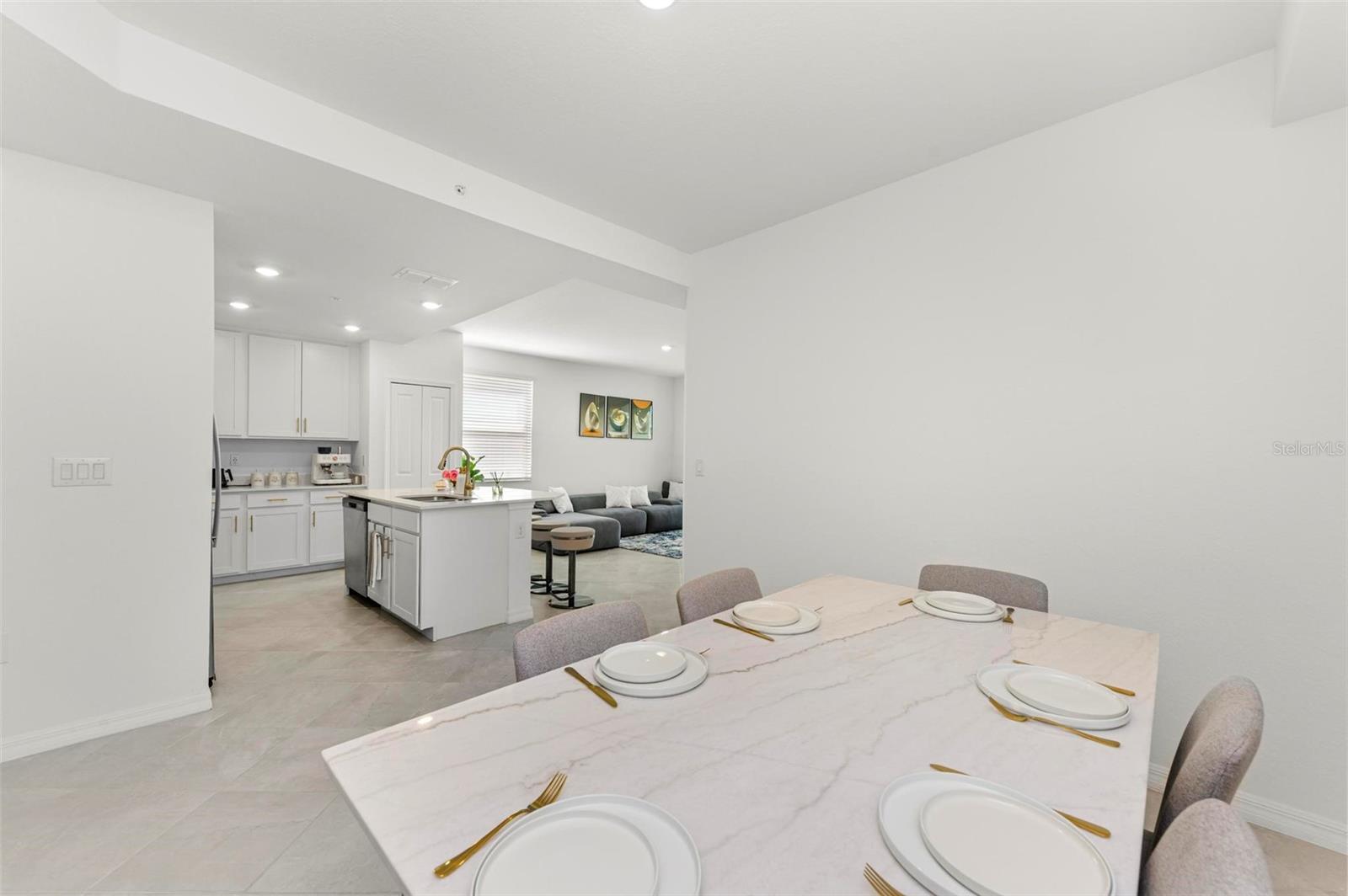 TERRACE 11/WELLEN PK PH II - Residential Lease