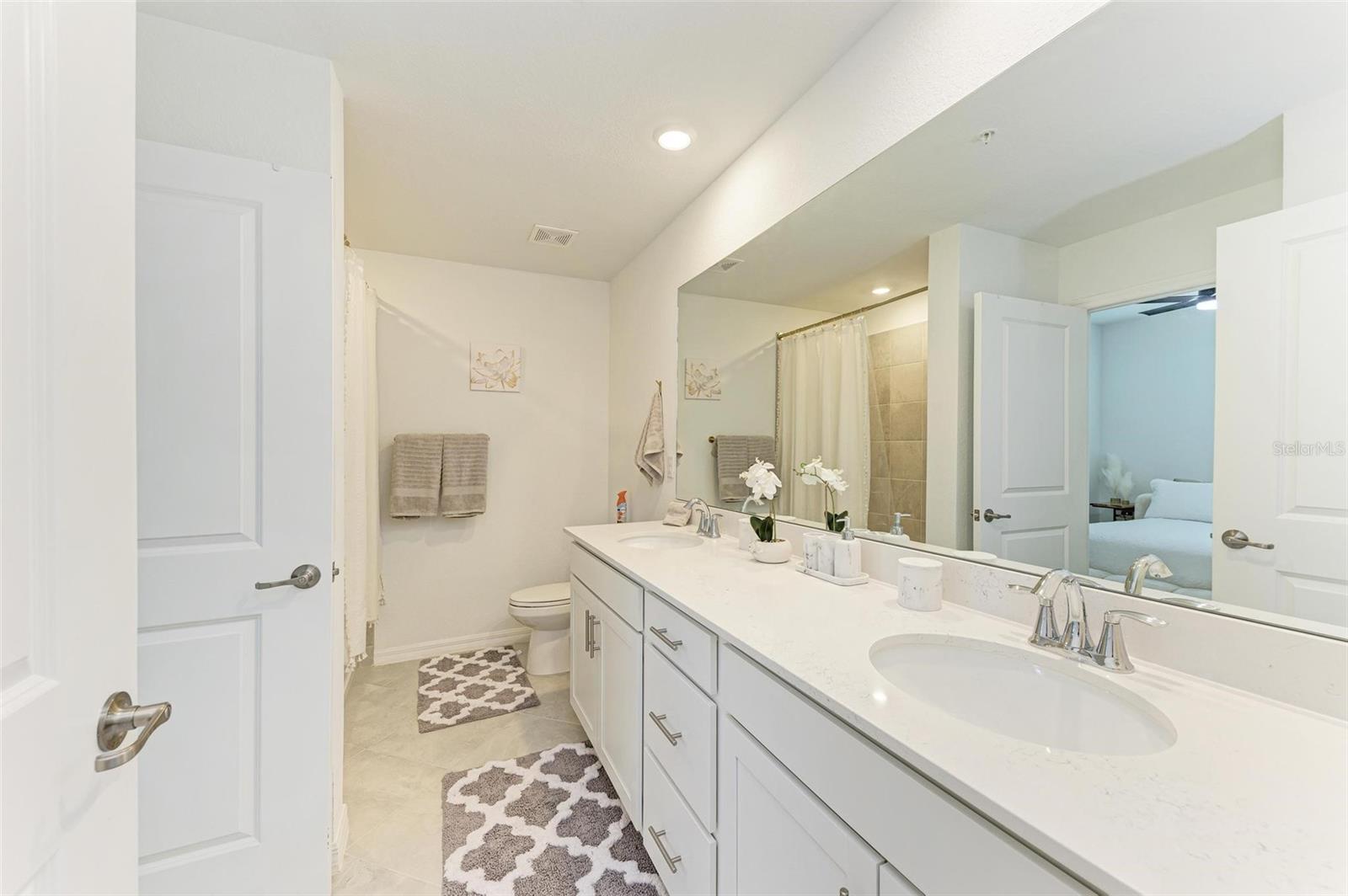 TERRACE 11/WELLEN PK PH II - Residential Lease