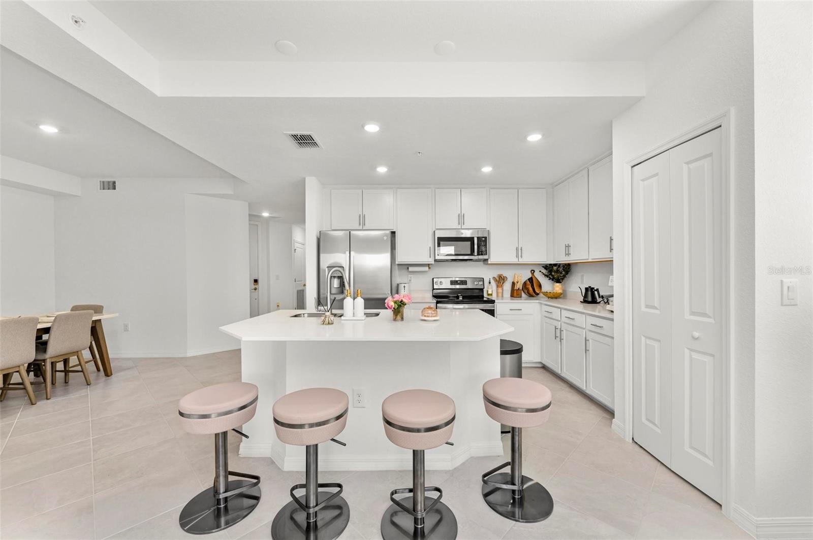 TERRACE 11/WELLEN PK PH II - Residential Lease