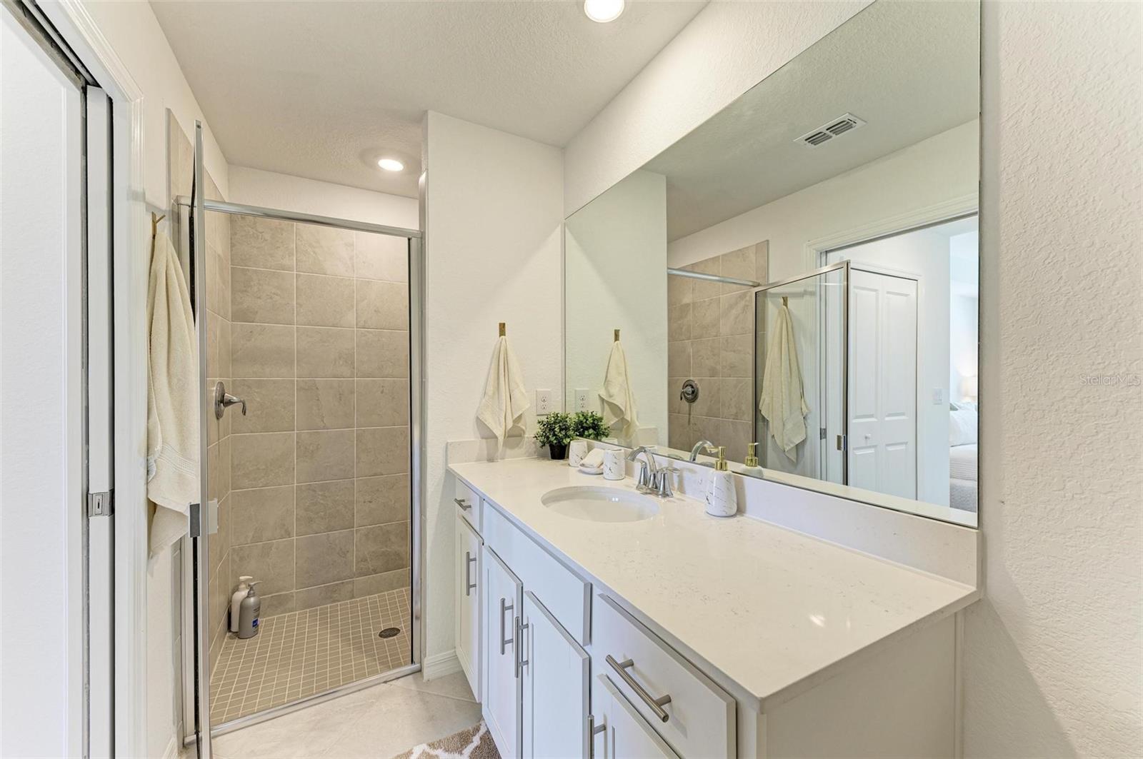 TERRACE 11/WELLEN PK PH II - Residential Lease