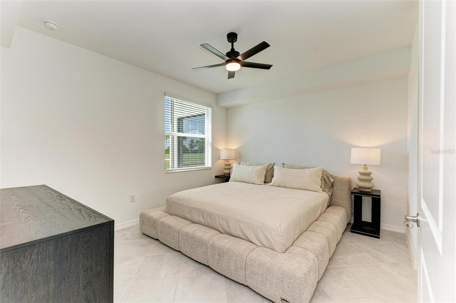 TERRACE 11/WELLEN PK PH II - Residential Lease