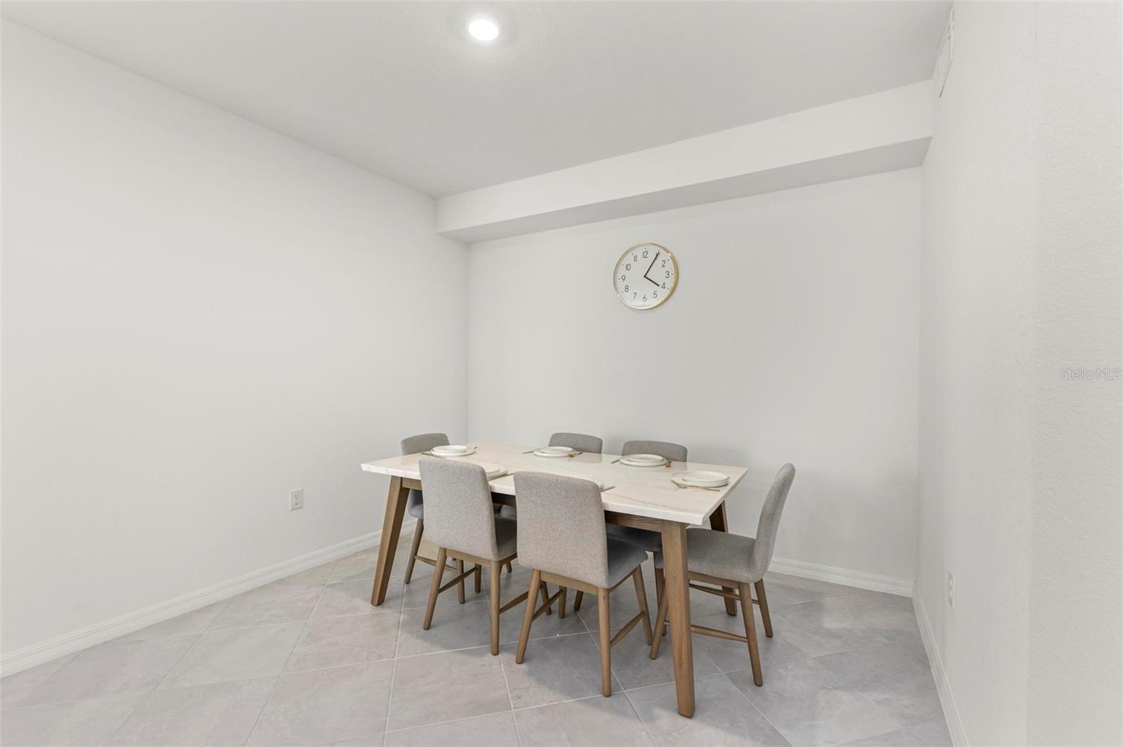 TERRACE 11/WELLEN PK PH II - Residential Lease