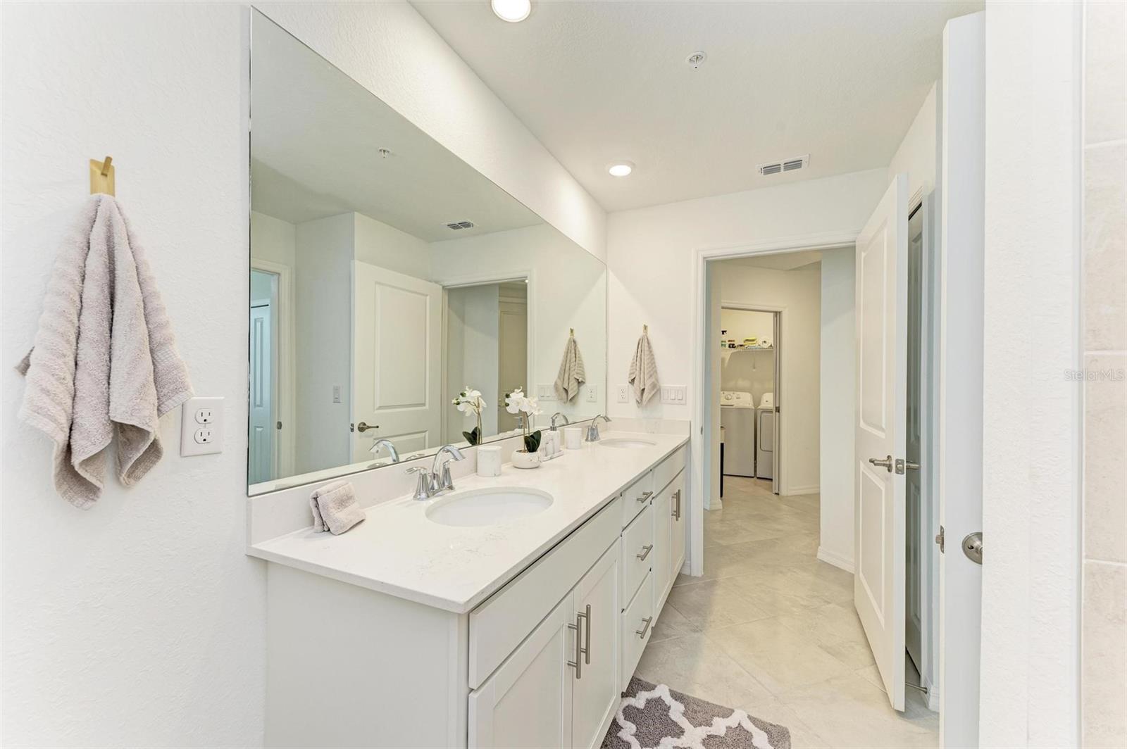 TERRACE 11/WELLEN PK PH II - Residential Lease