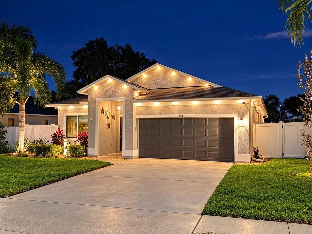 Photo of 724 Sandy Hills Avenue, Tarpon Springs, FL 34689 (MLS # TB8558652)