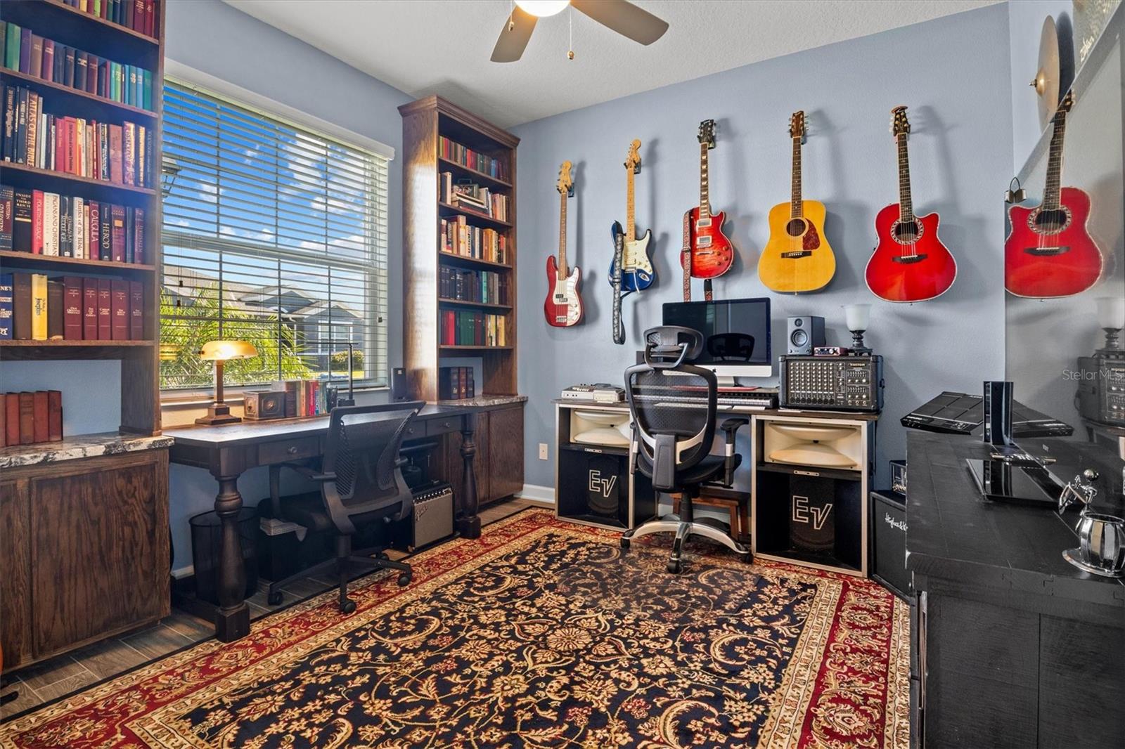 TRADITIONS PH 02 - Residential