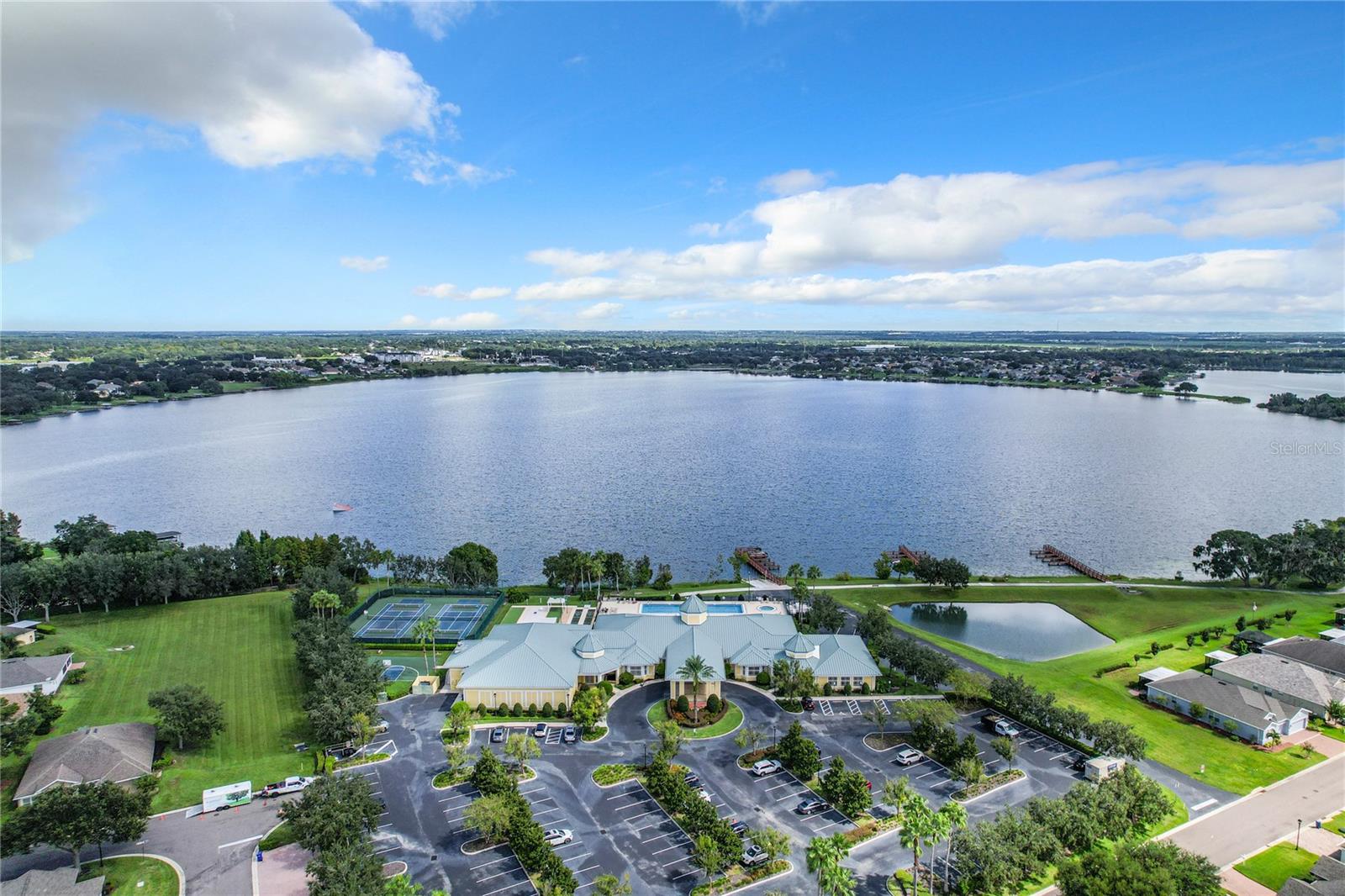 TRADITIONS PH 02 - Residential