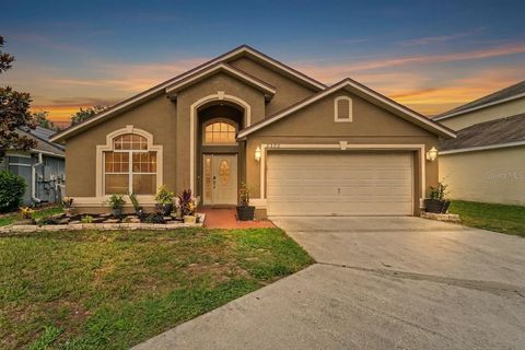 Photo of 8376 Lake Amhurst Trail, Orlando, FL 32829 (MLS # O6412653)