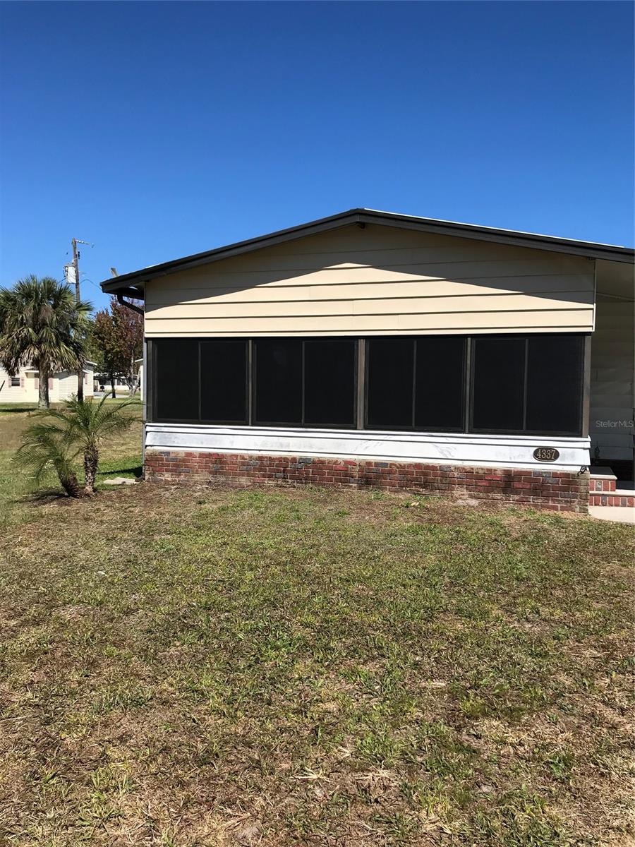 MUST SUBMIT A COMPLETED APPLICATION BEFORE PROPERTY IS SHOWN, FURNISHED MANUFACTURED HOME WITH NICE SCREEN ROOM, COVERED CARPORT, INCLUDES ALL PARK AMENITIES, INCLUDING 2 SWIMMING POOLS, BOAT RAMP, FISHING PIER AND COMMUNITY CLUB HOUSE. CALL 386-426-6006 TODAY