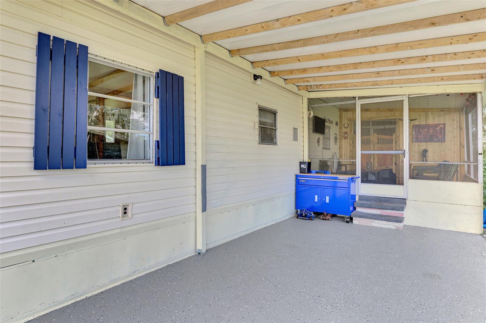 6687 HAULI COURT