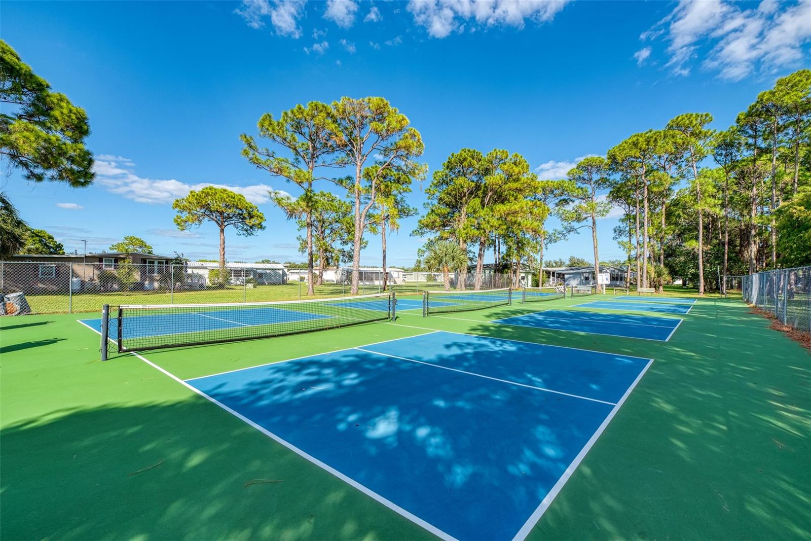 HOLIDAY PARK - Residential