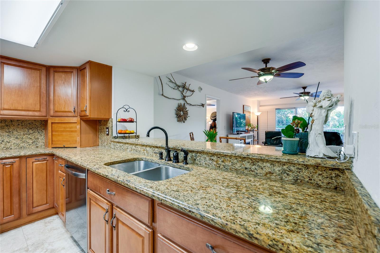 OCEANS CLOVERLEAF CONDO - Residential