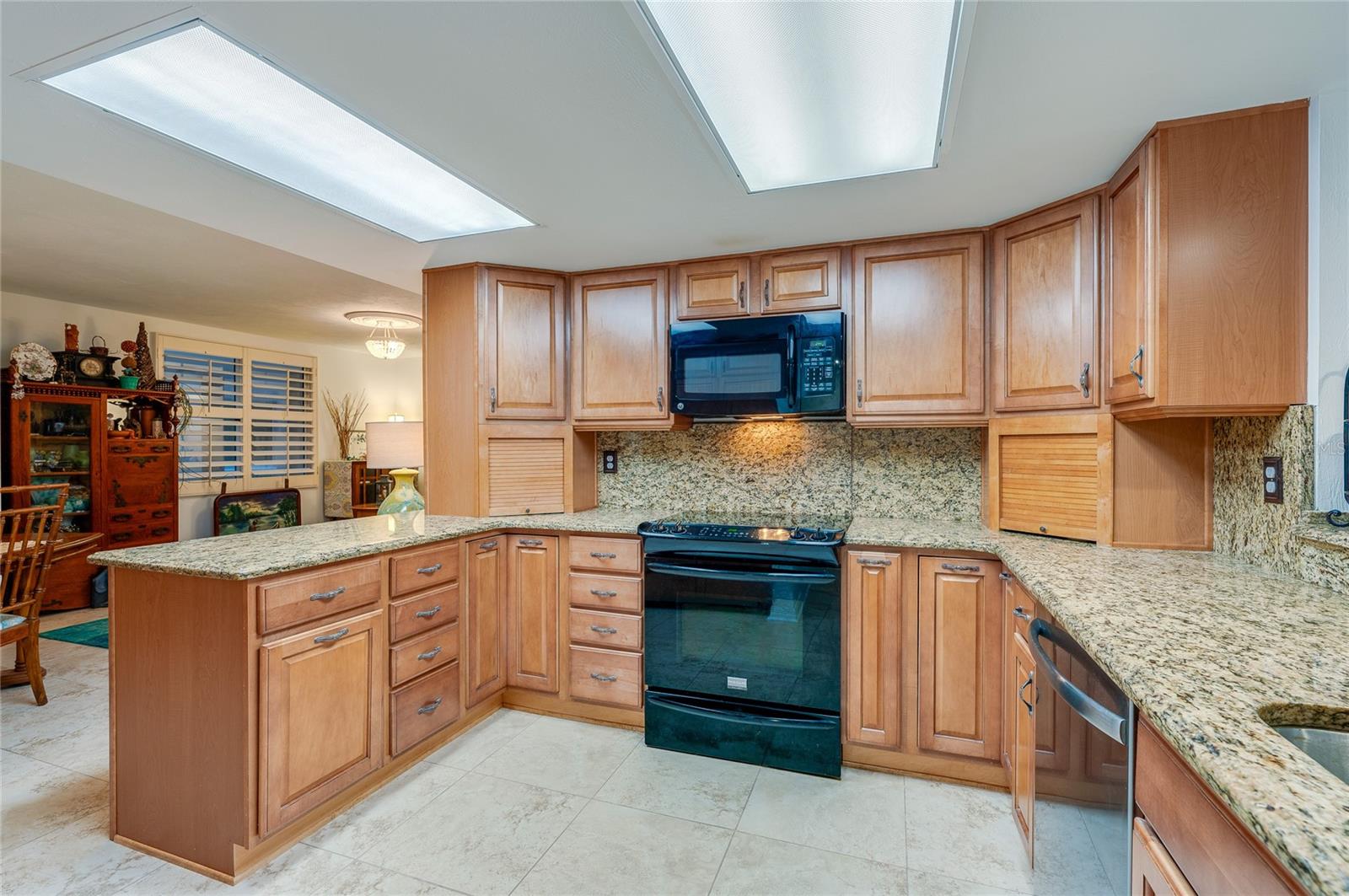 OCEANS CLOVERLEAF CONDO - Residential
