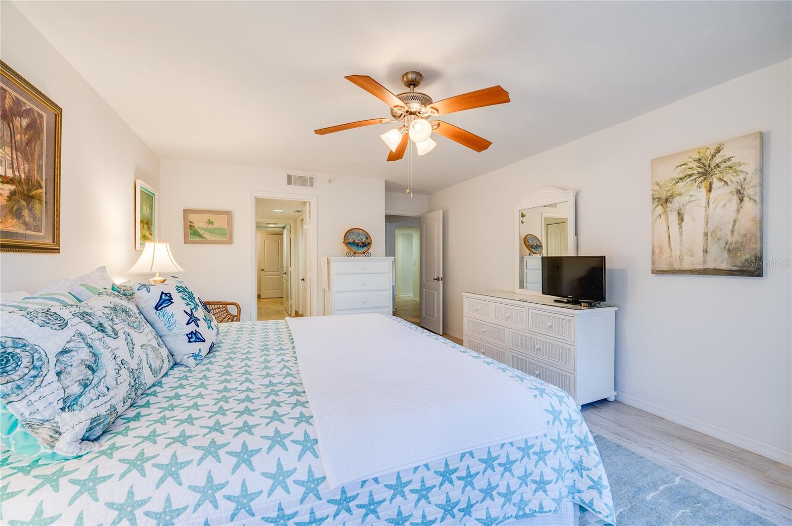 OCEANS CLOVERLEAF CONDO - Residential
