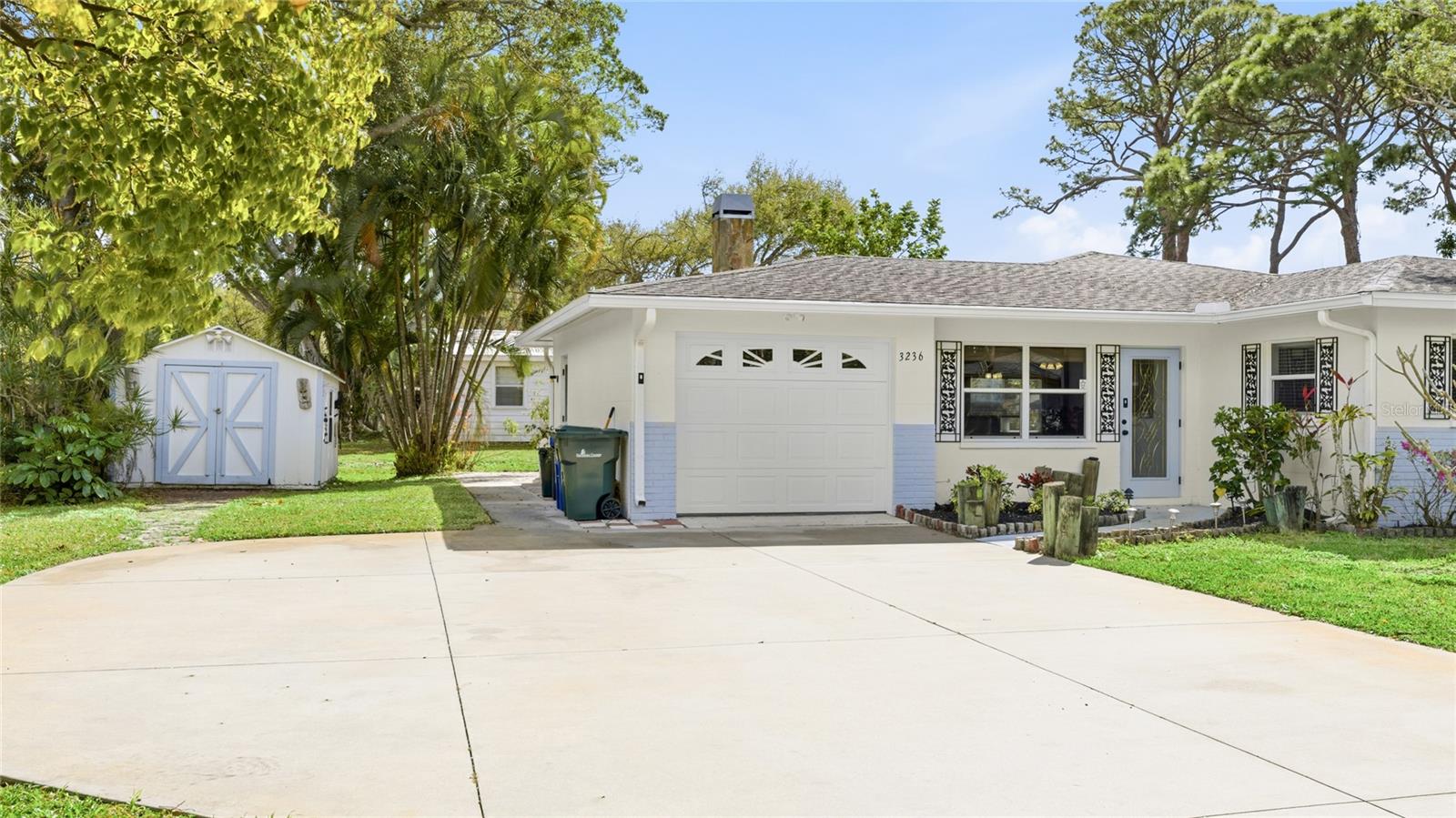 RESTFUL PINES - Residential Lease