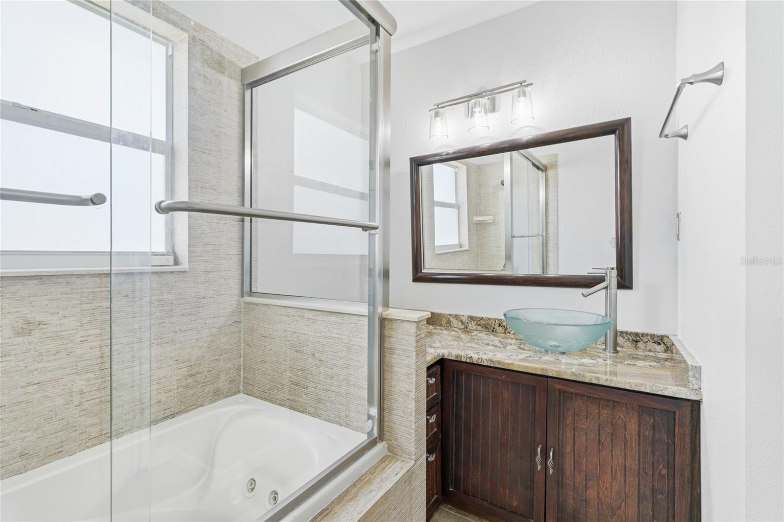 RESTFUL PINES - Residential Lease