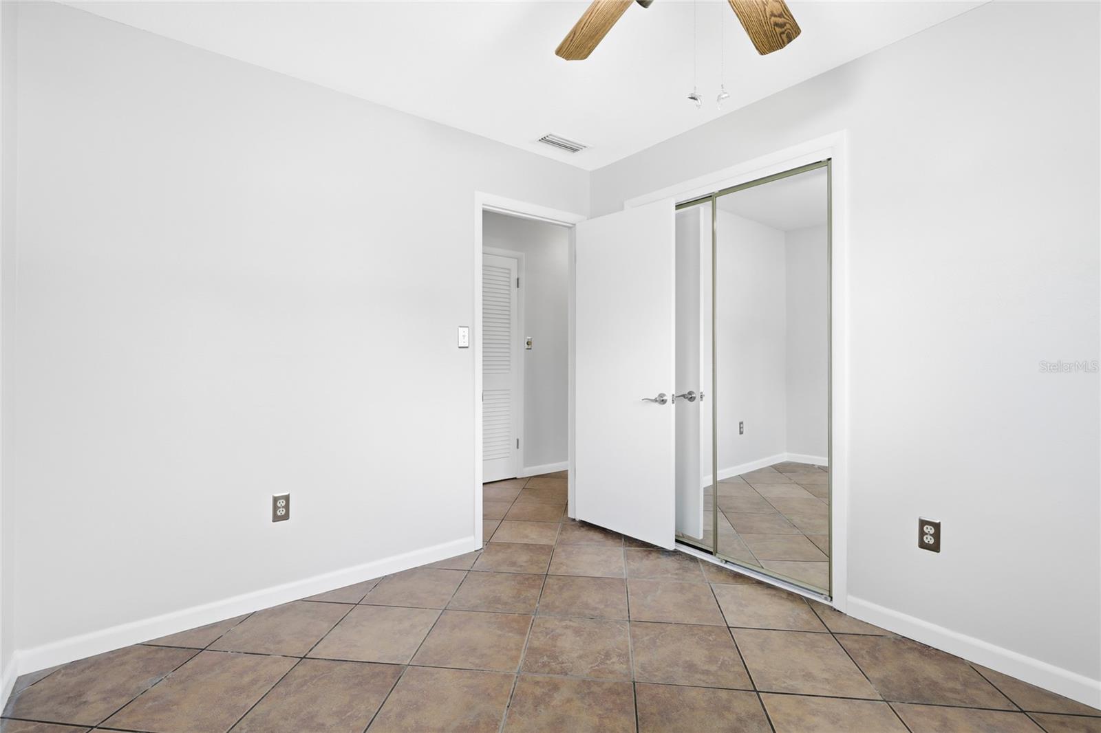 RESTFUL PINES - Residential Lease