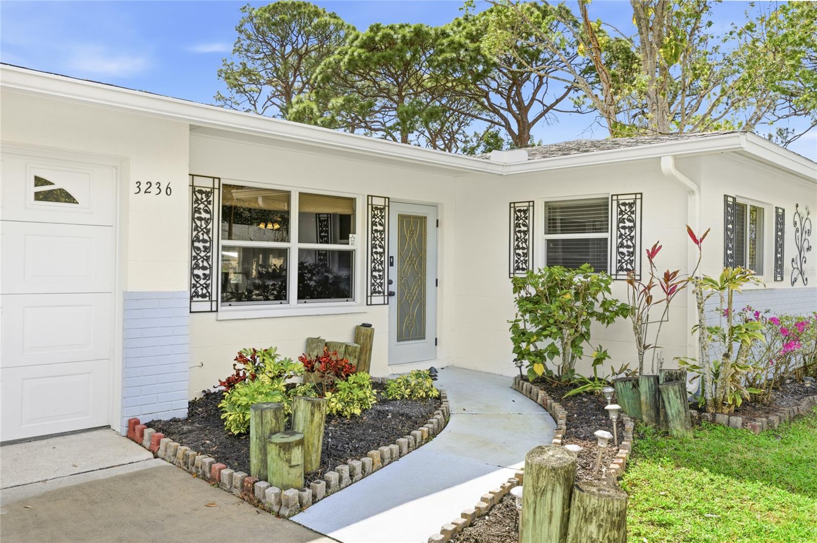 RESTFUL PINES - Residential Lease