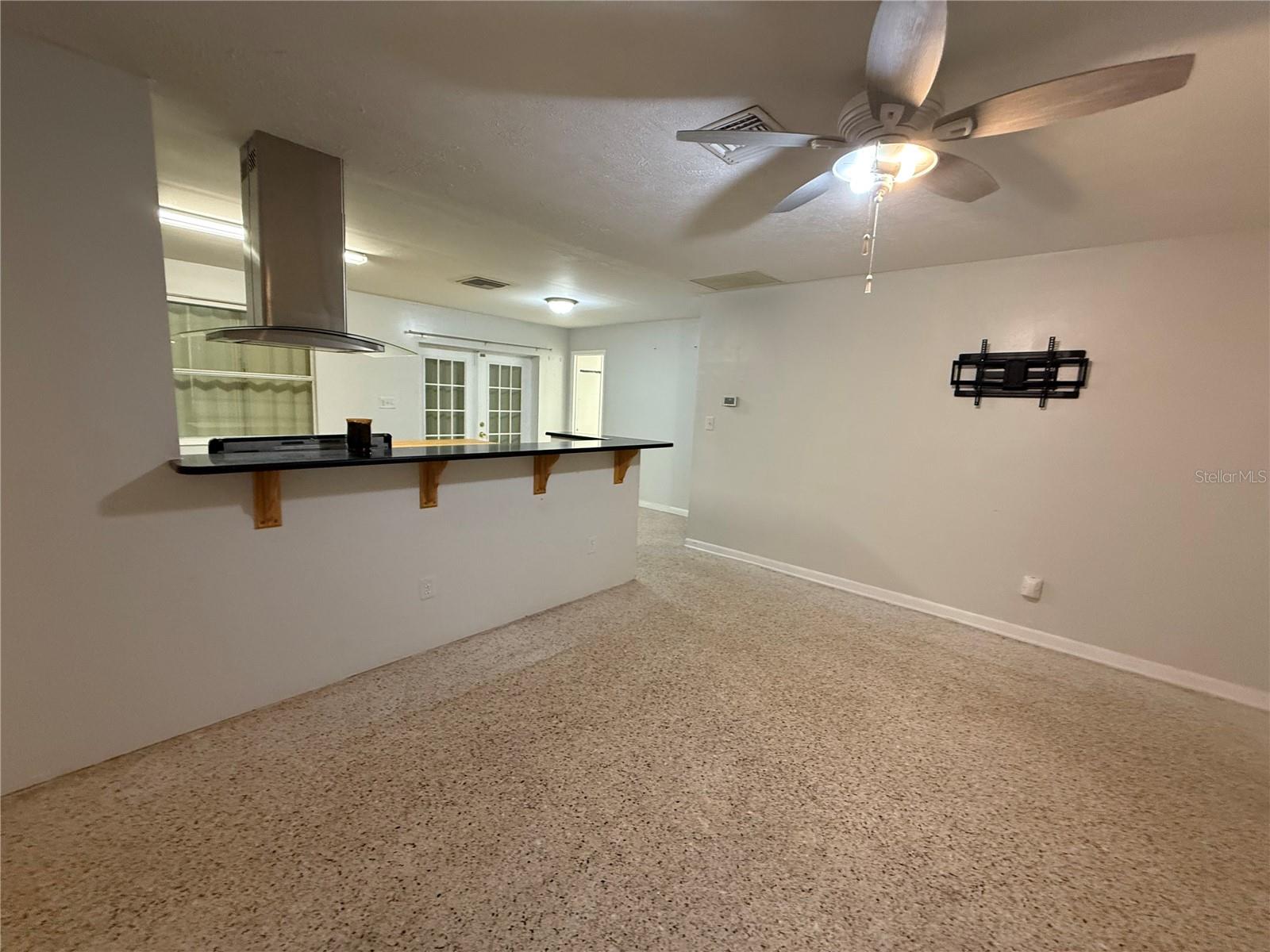 WHISPERING LAKES SEC 02 AMD - Residential Lease