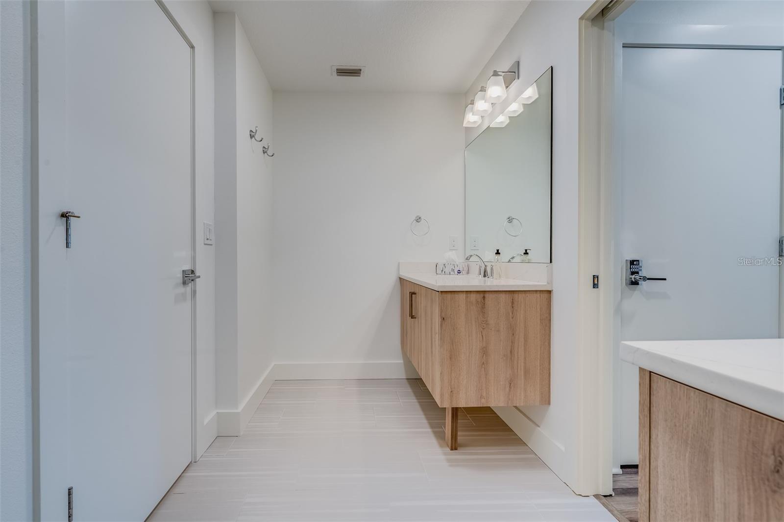 ISLAND ESTATES OF CLEARWATER UNIT 2 LOT 15 & S 1/2 - Residential Lease