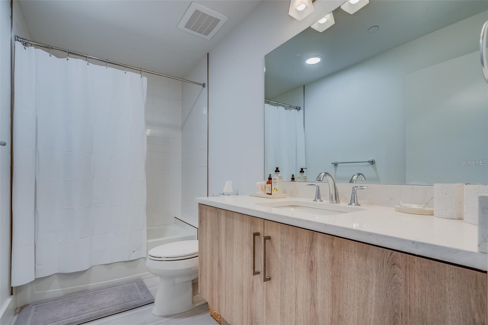 ISLAND ESTATES OF CLEARWATER UNIT 2 LOT 15 & S 1/2 - Residential Lease