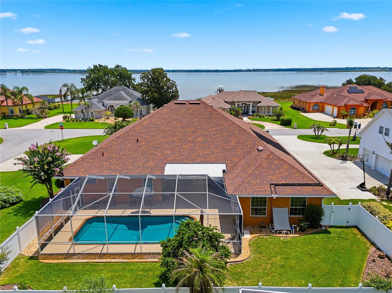 328 HAMILTON SHORES DRIVE NE