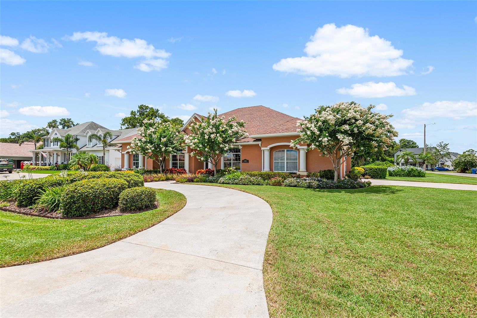 328 HAMILTON SHORES DRIVE NE