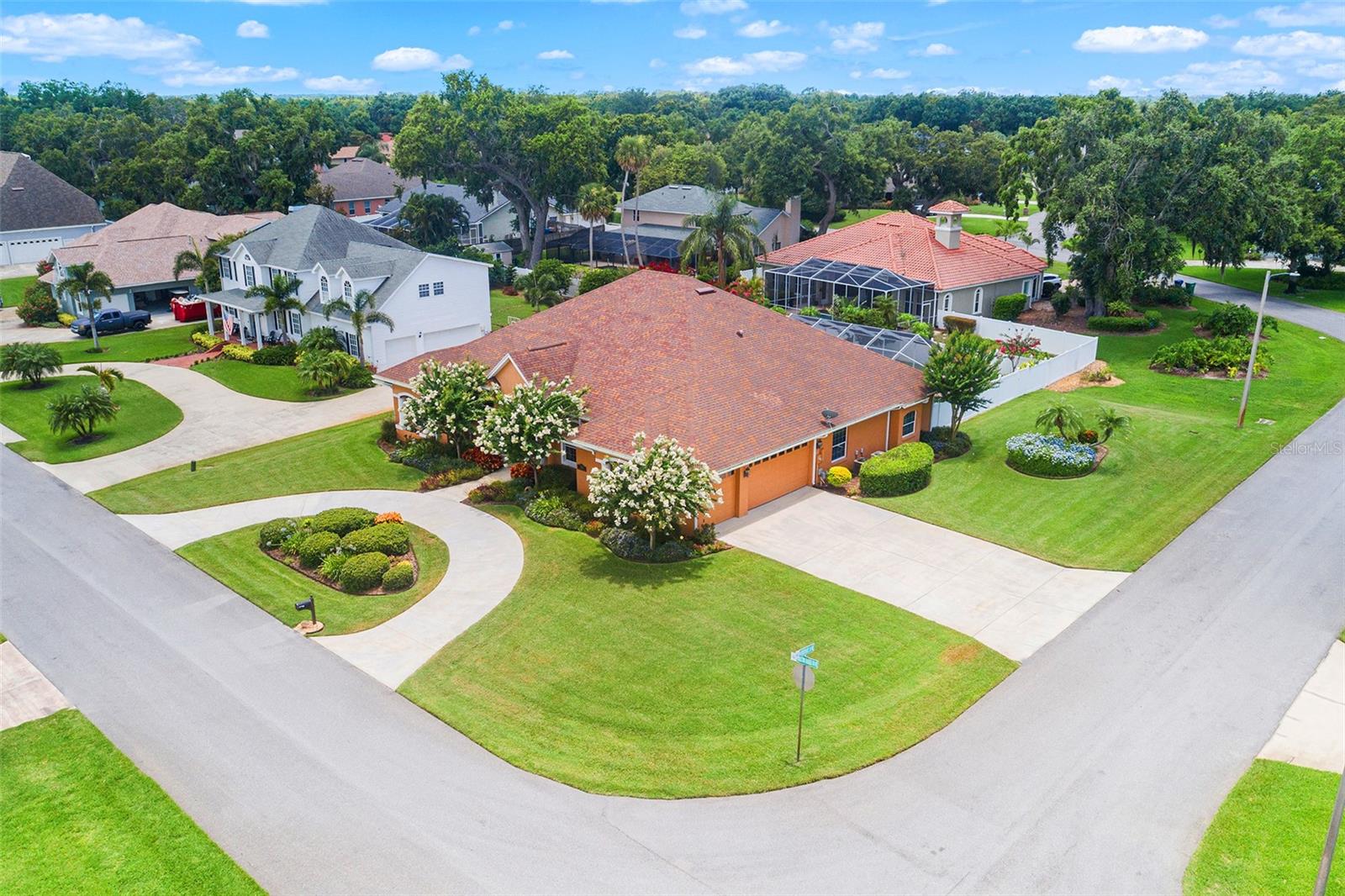 328 HAMILTON SHORES DRIVE NE