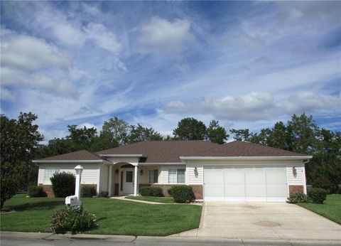 A home in DUNNELLON