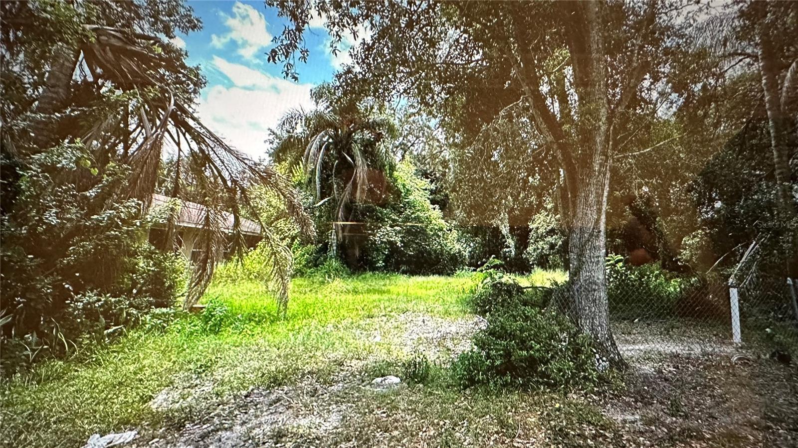 JEWETT MARY B SUB - Land