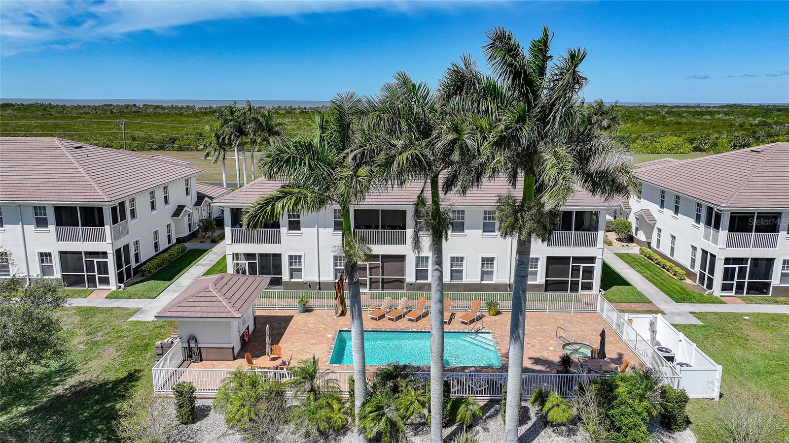 ACAPULCO LAKES - Residential