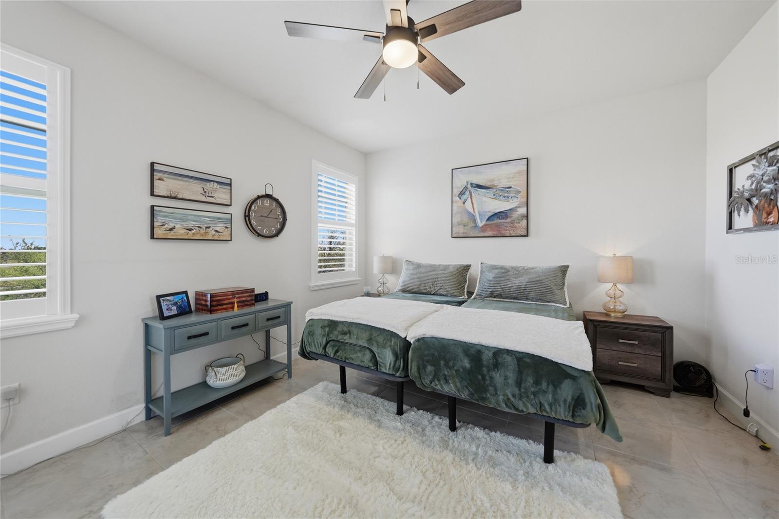 ACAPULCO LAKES - Residential