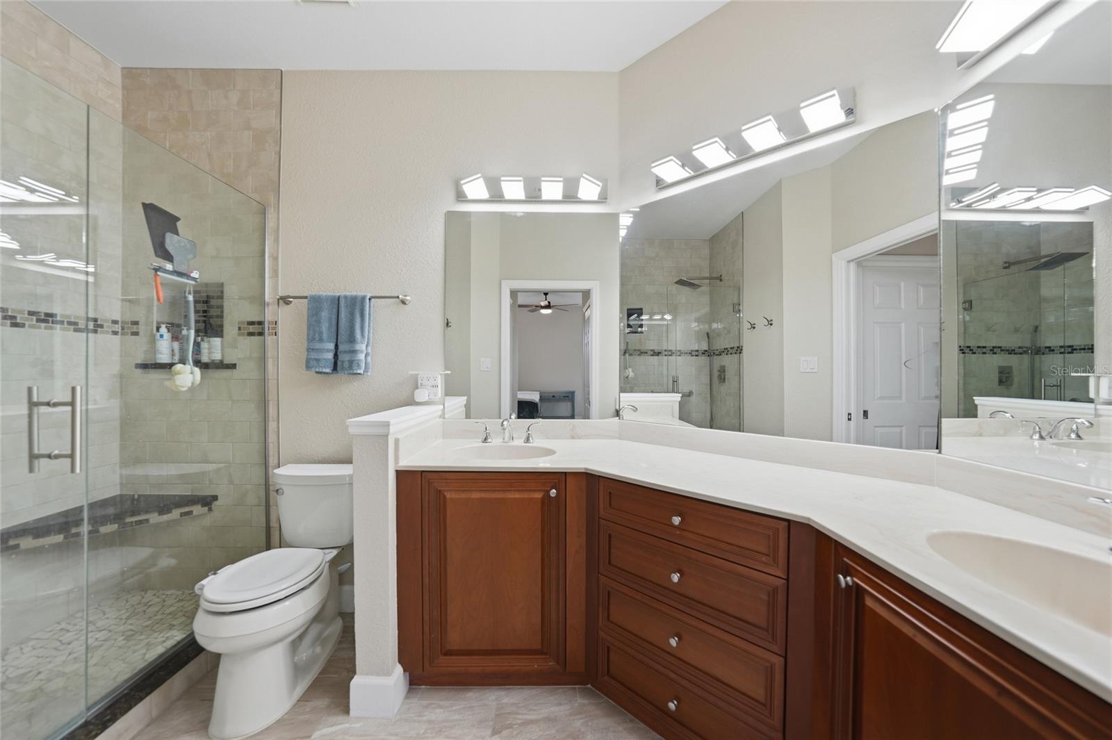 ACAPULCO LAKES - Residential