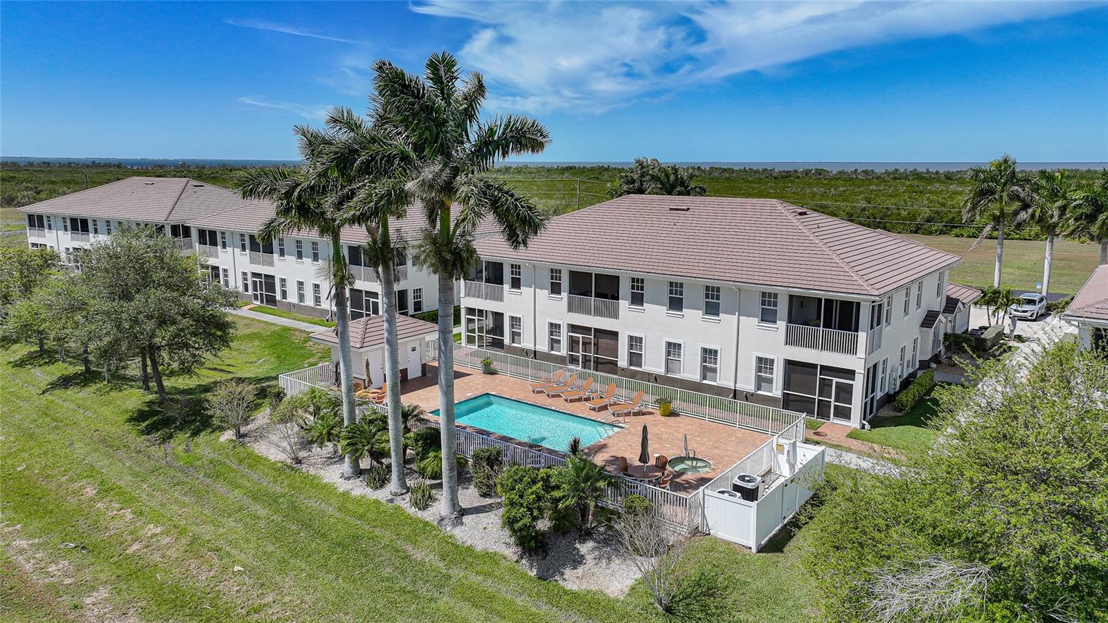 ACAPULCO LAKES - Residential