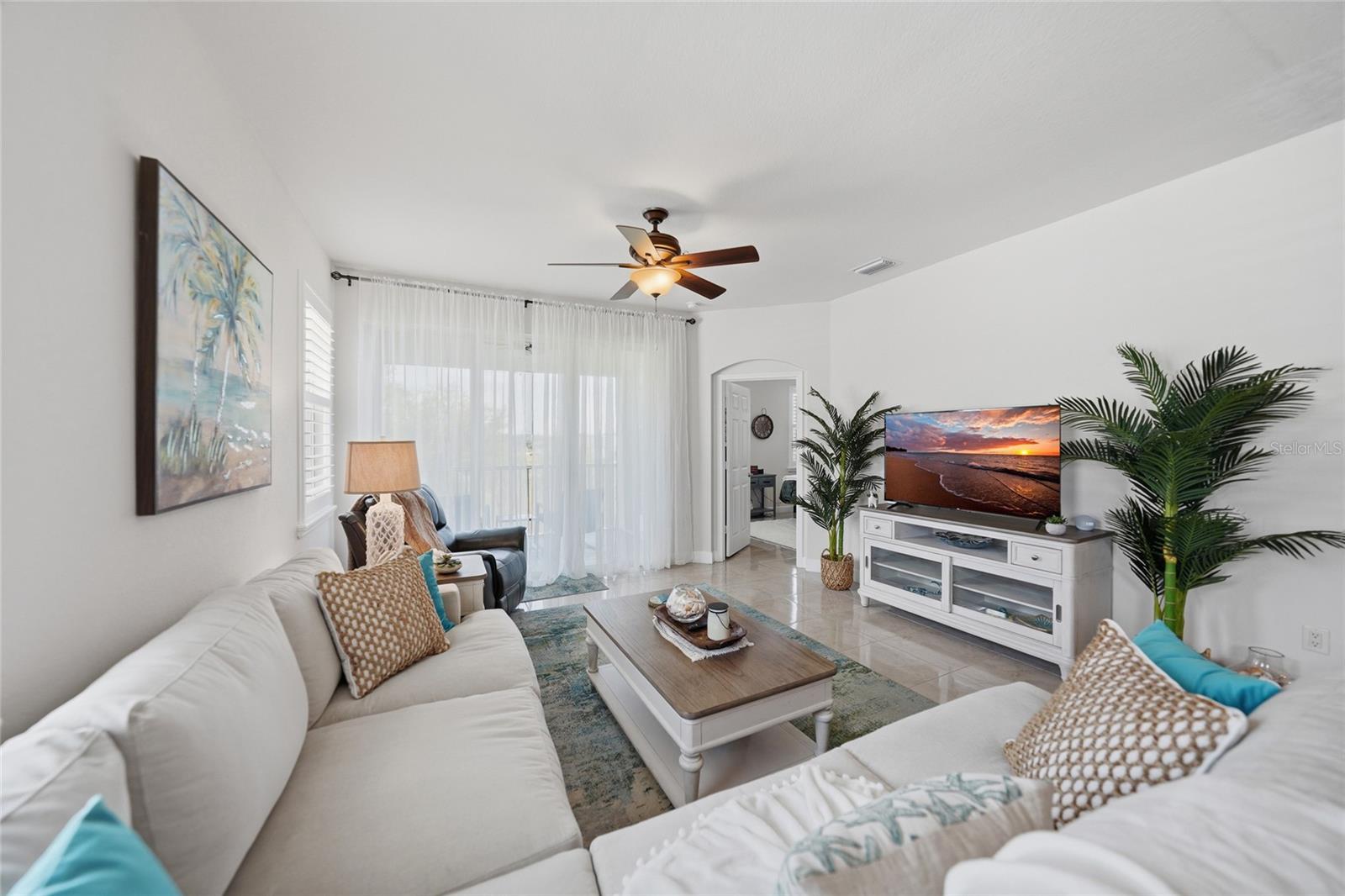 ACAPULCO LAKES - Residential