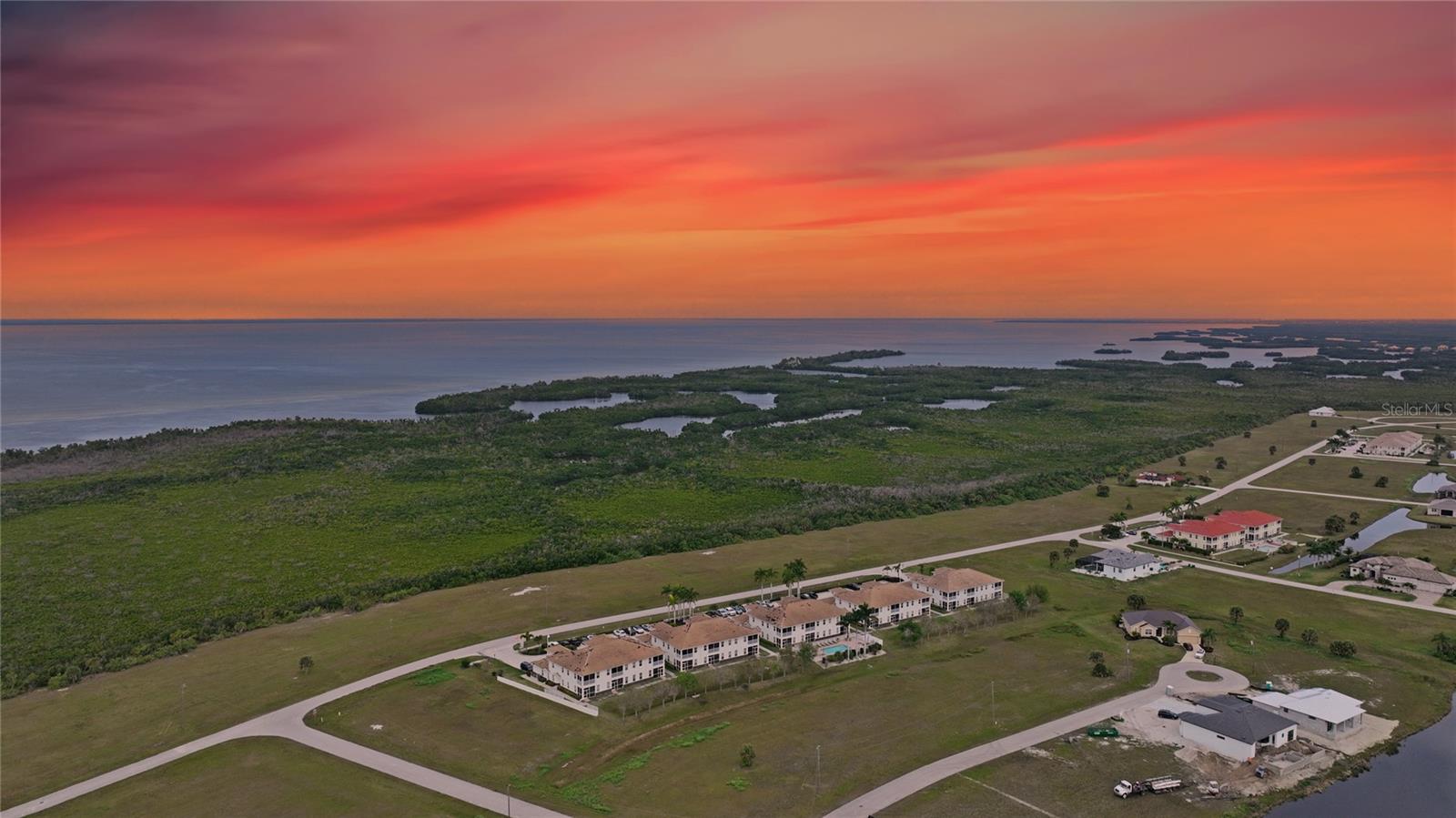 ACAPULCO LAKES - Residential