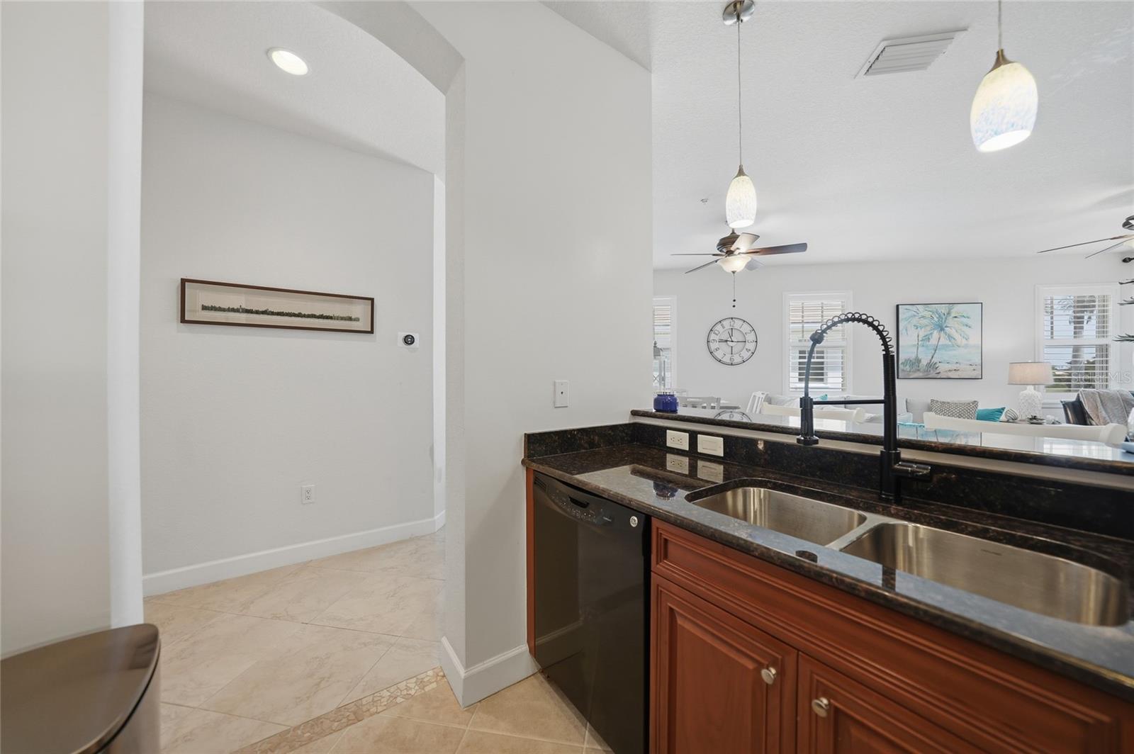 ACAPULCO LAKES - Residential