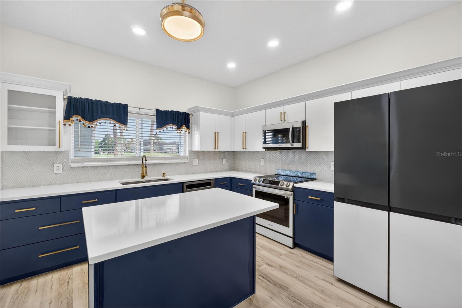 STONEYBROOK WEST - Residential