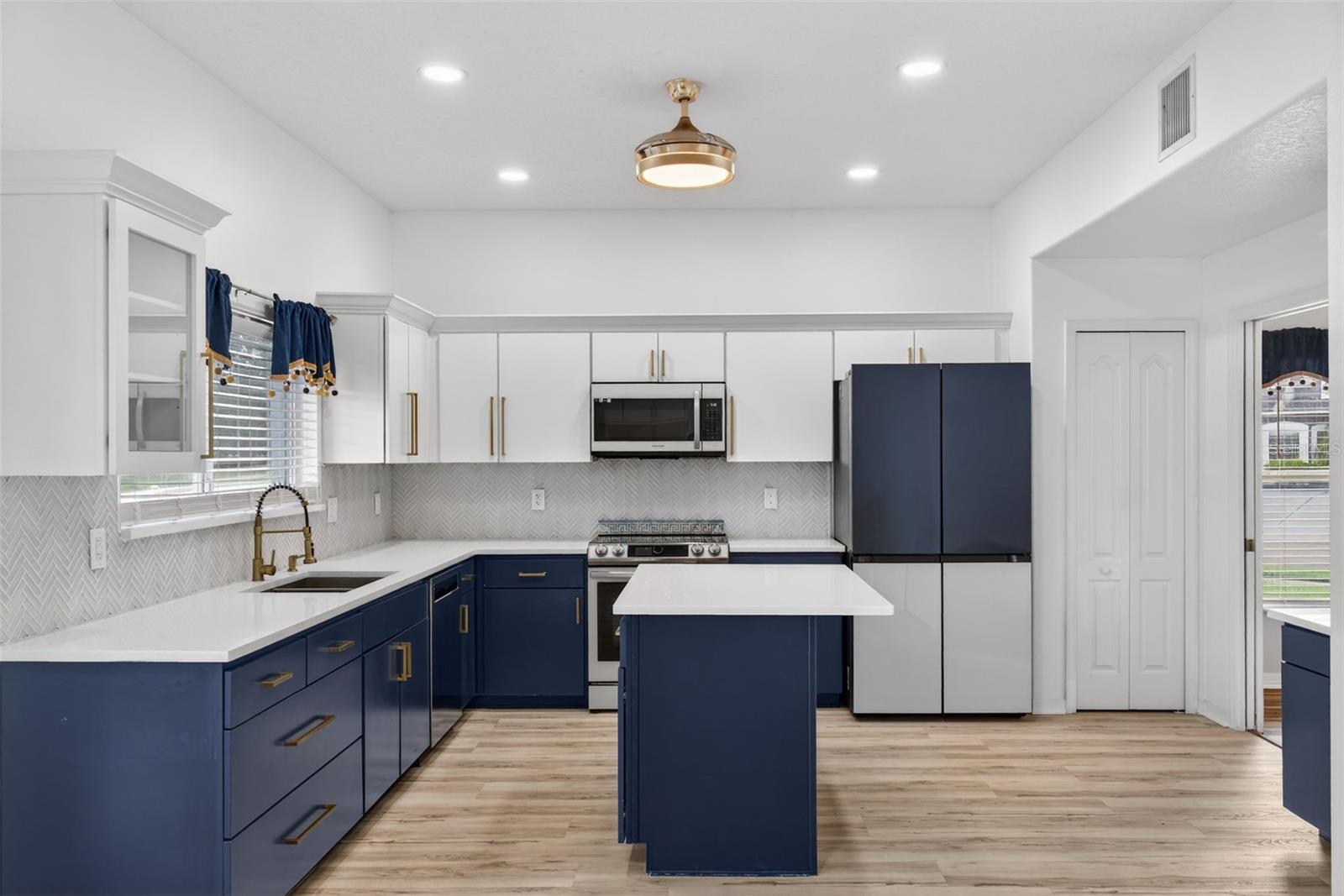 STONEYBROOK WEST - Residential