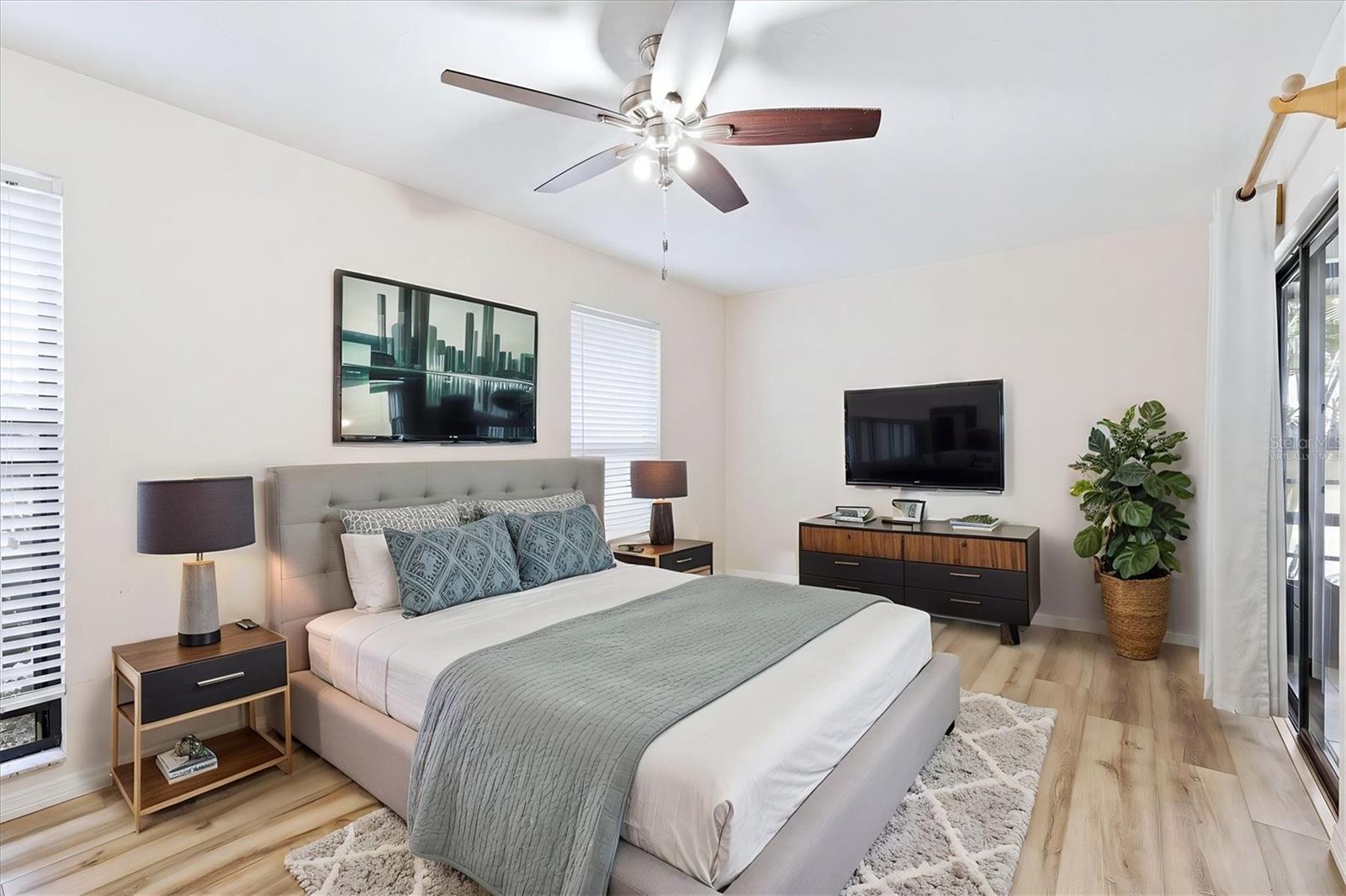 OAK FOREST VILLAS - Residential