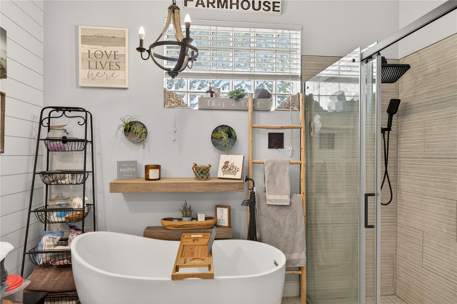 MOUNT DORA COUNTRY CLUB MOUNT DORA UNIT 01 - Residential