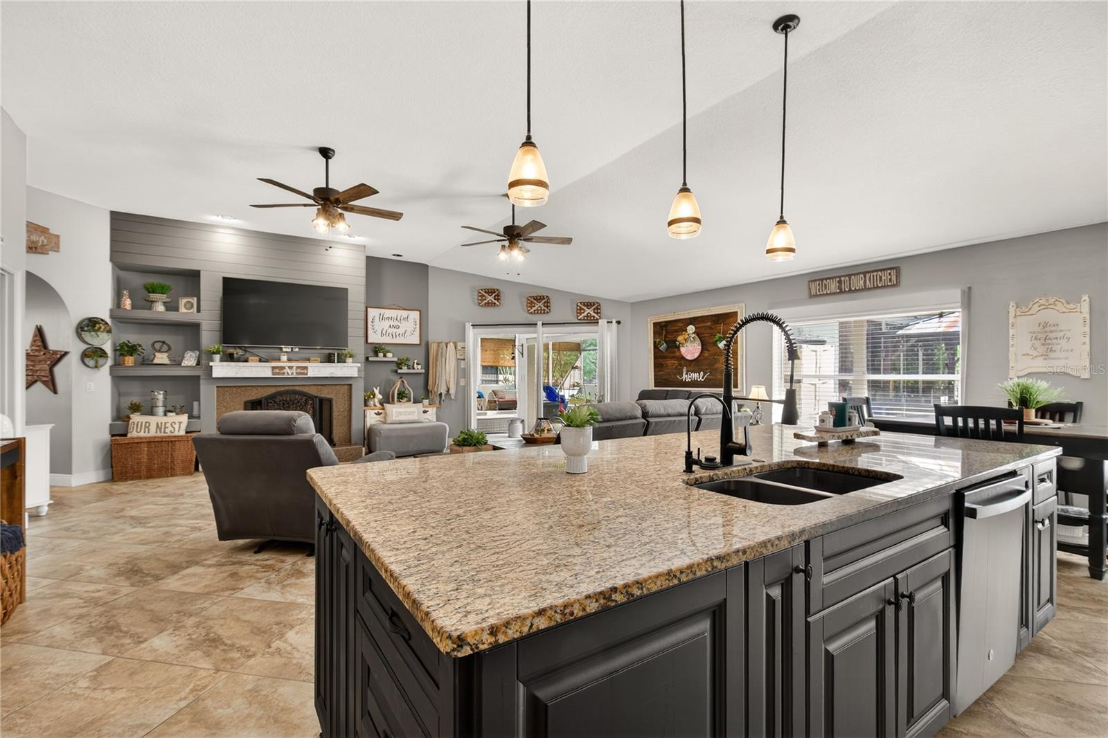 MOUNT DORA COUNTRY CLUB MOUNT DORA UNIT 01 - Residential