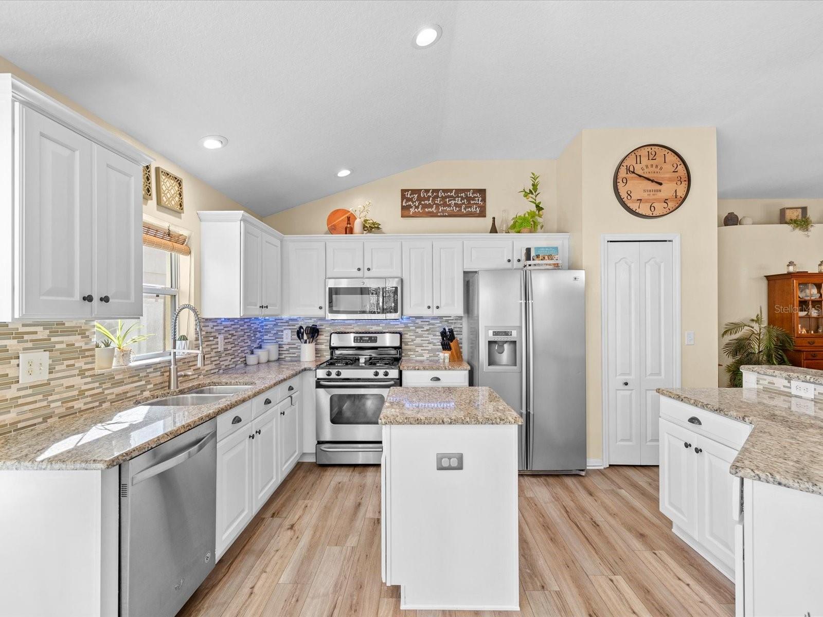 IVY LAKE ESTATES - Residential