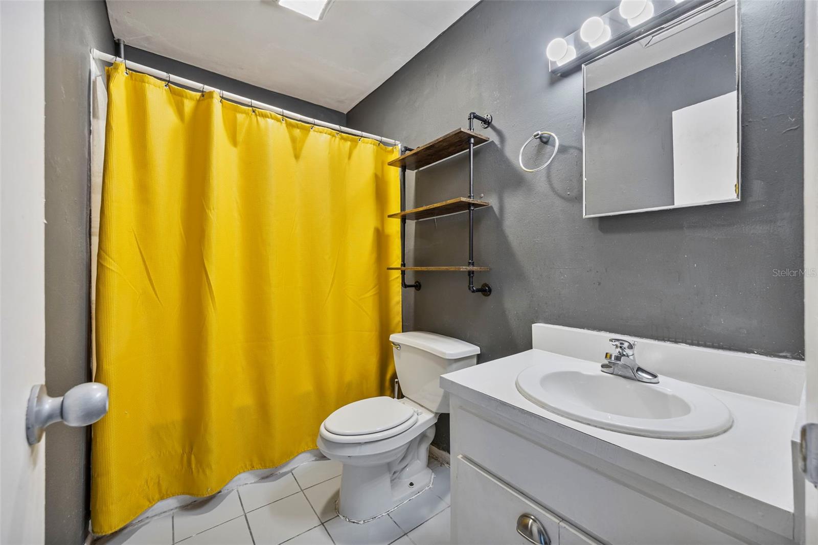 OAK BRIDGE RUN A CONDO - Residential