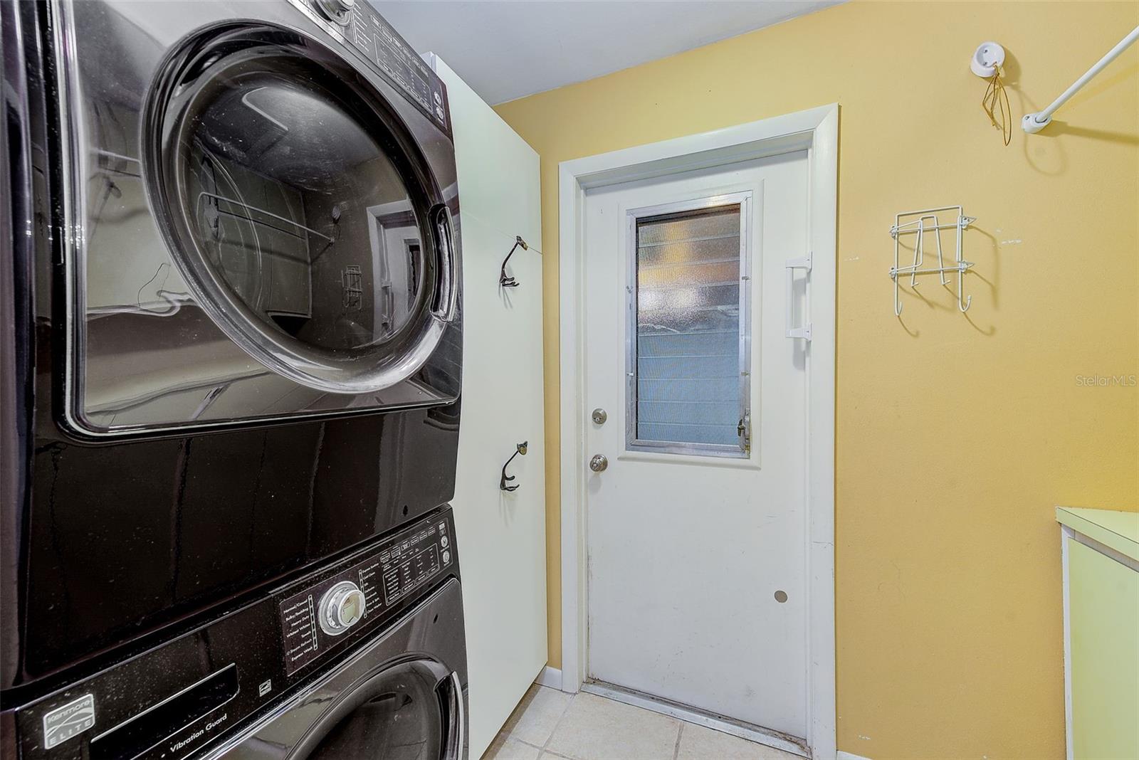 IMPERIAL POINT - Residential