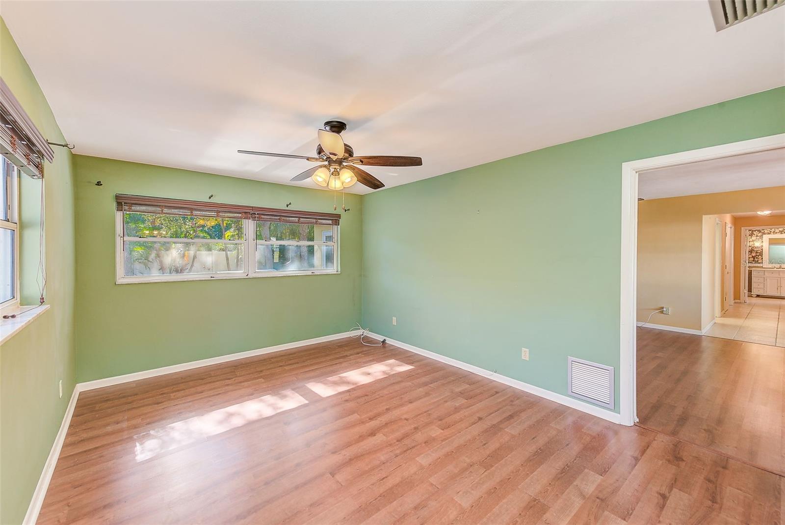 IMPERIAL POINT - Residential