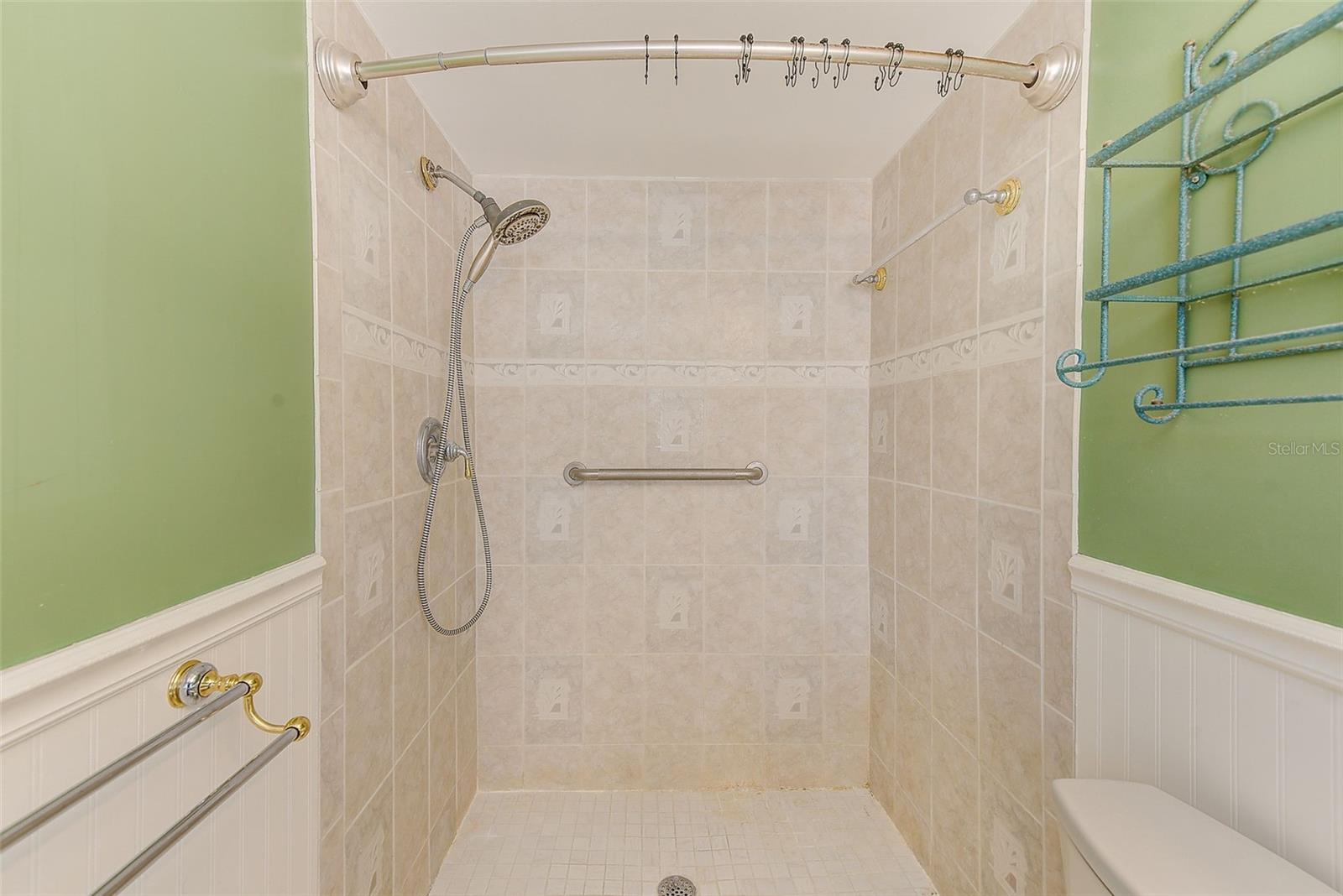 IMPERIAL POINT - Residential