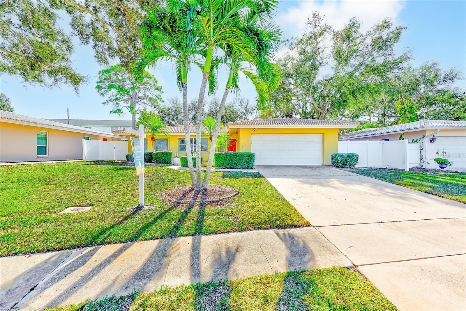 IMPERIAL POINT - Residential