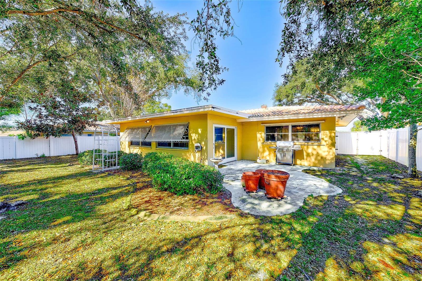 IMPERIAL POINT - Residential