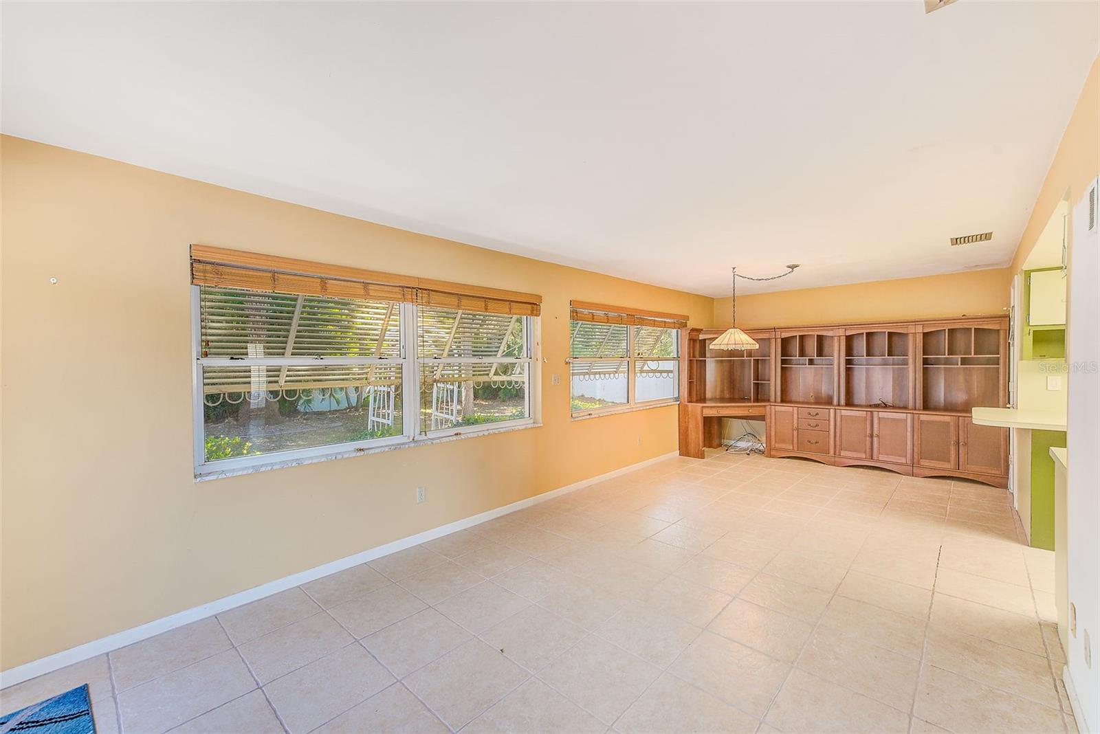 IMPERIAL POINT - Residential