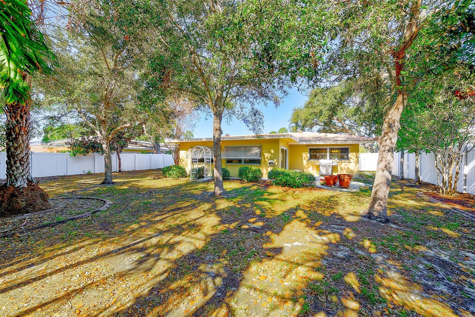 IMPERIAL POINT - Residential